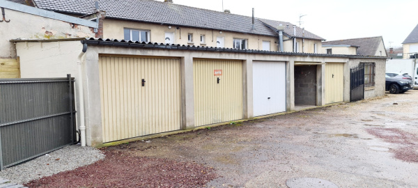 Offres de location Garage Évreux 27000